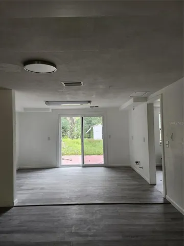 Livingroom from front door