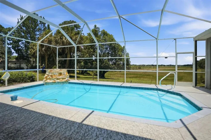 Relaxing days by the pool!