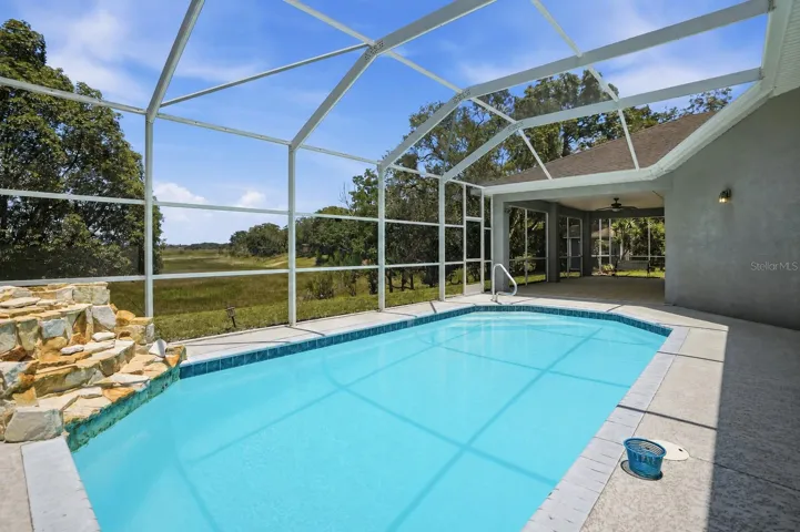 Pool with no neighbors to look at or to look at you.