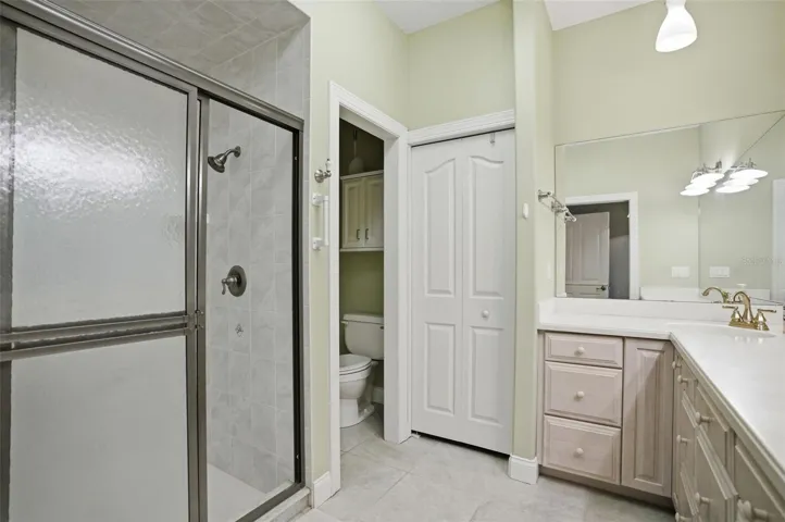 2nd bedroom attached ensuite bathroom.
