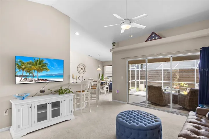 Living & Kitchen open to Lanai