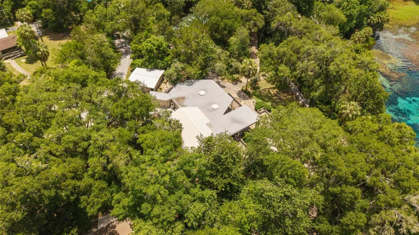 Rainbow Springs State Park Visitors Center - less than 5 min away