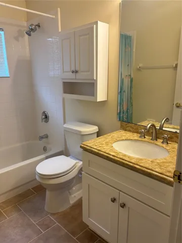 Secondary bath between Bedrooms 2 &amp; 3.