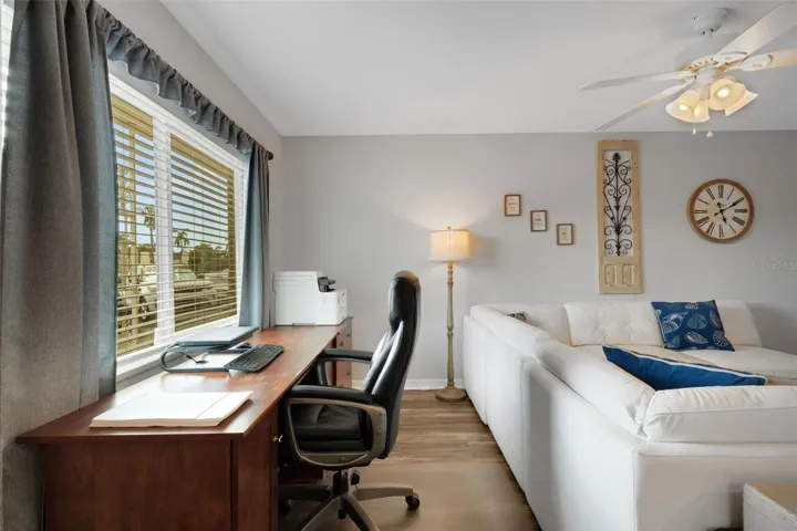 Work Station Area at Entry