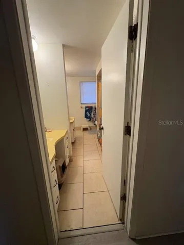 Hallway Bath shared with bedroom #2