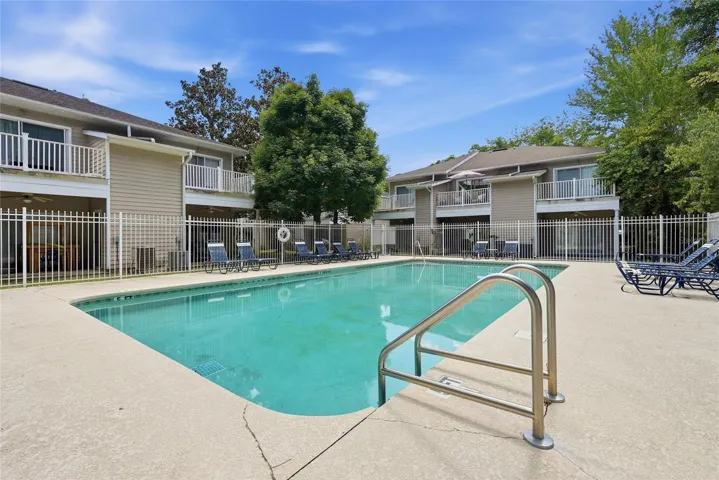 Community Amenities - Community Pool
