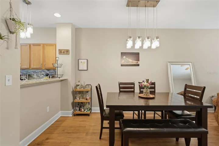 Dining Room & Kitchen Pass Through/Breakfast Bar