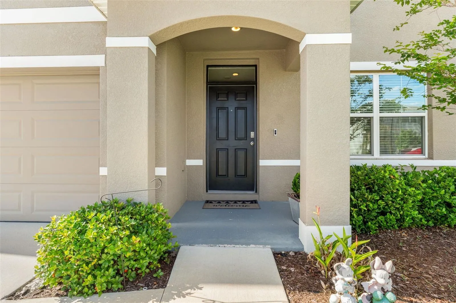Entry with covered porch