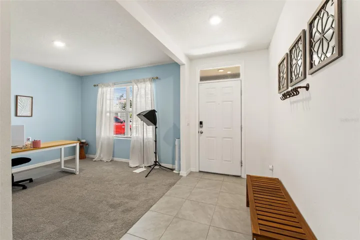 Entry to flex/office