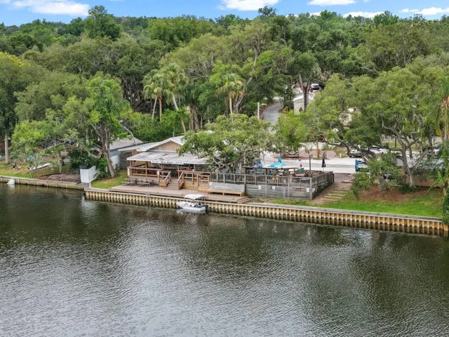 Beer Shed - Riverfront bar on the Alafia River