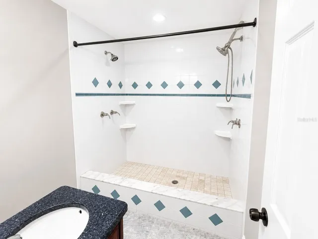Primary shower