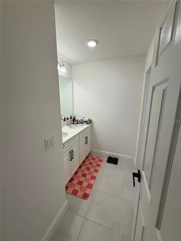 2nd floor bathroom