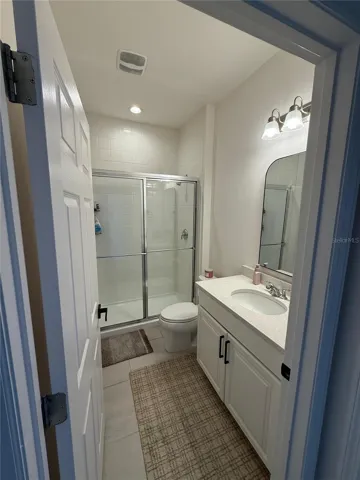suite bathroom 1st floor