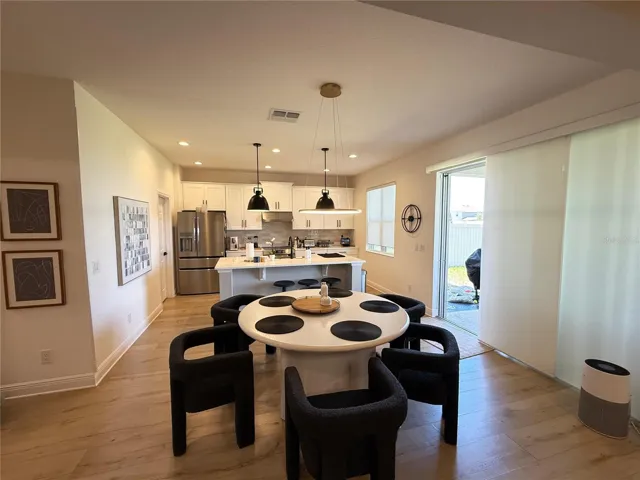 dining/kitchen