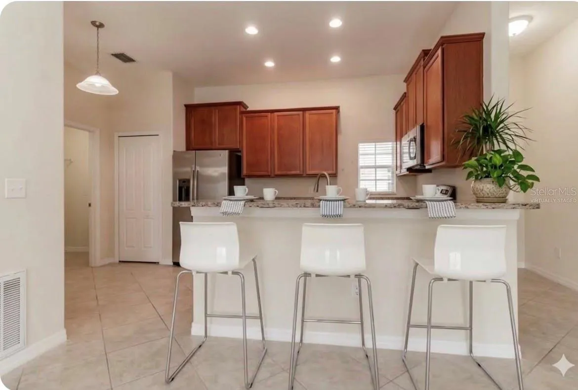 Decor virtually staged