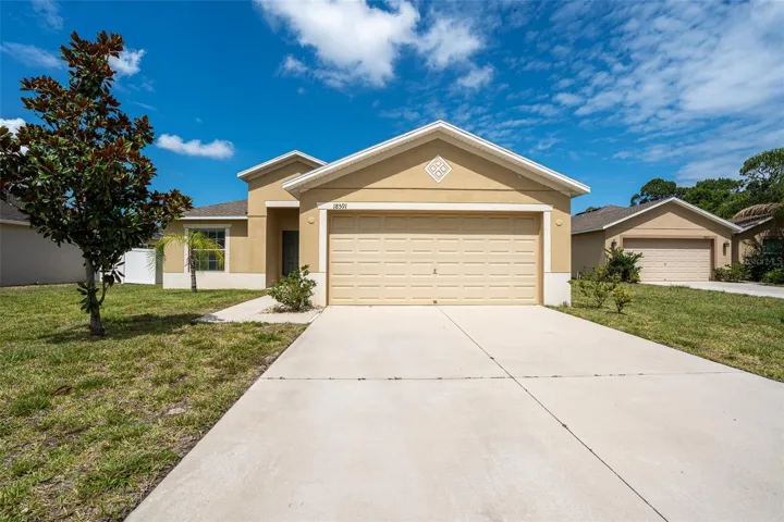 Front view 18591 Briar Oaks Dr.