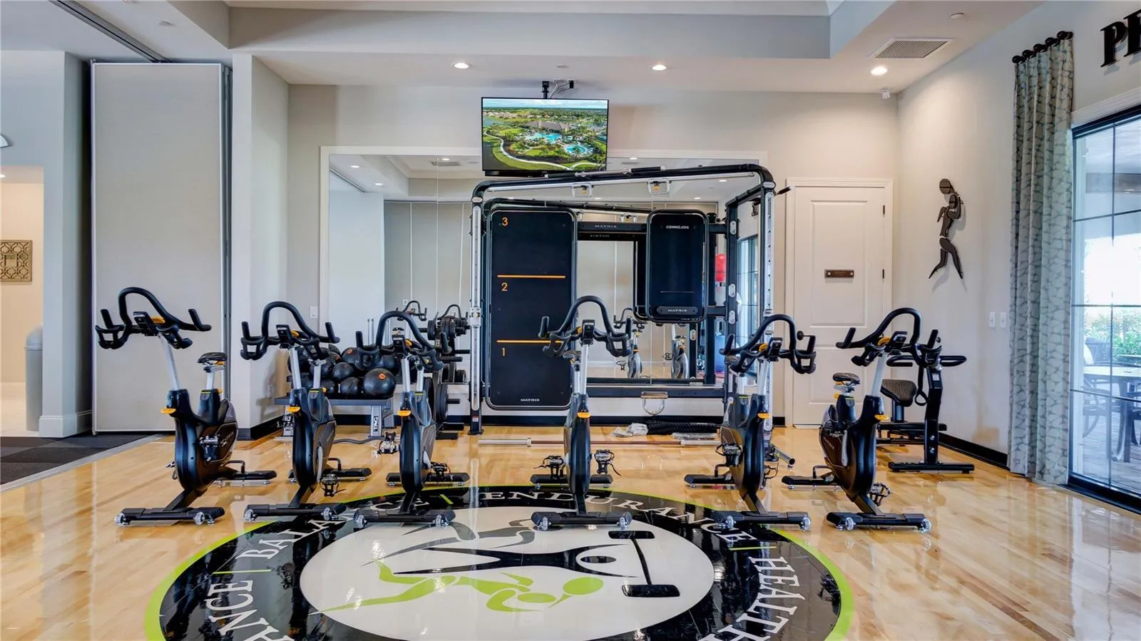 24/7 gym