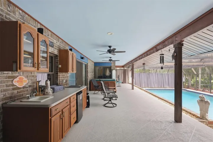 Outdoor Kitchen