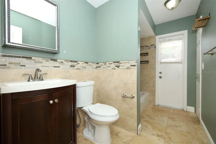 2nd full bathroom / pool bathroom.