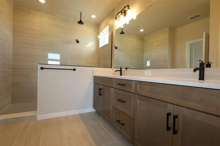 Owner's Bath