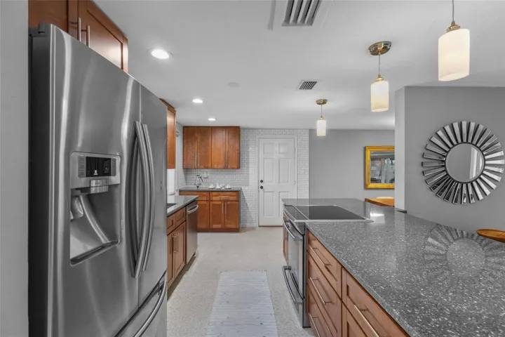 Open kitchen