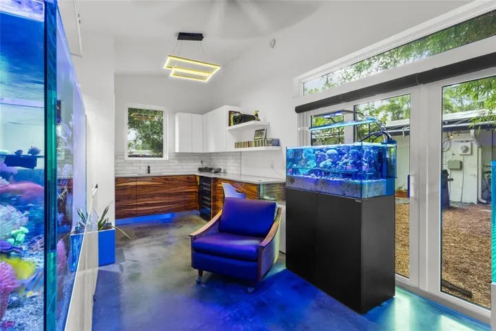HURRICANE PROOF stand alone office/artist area