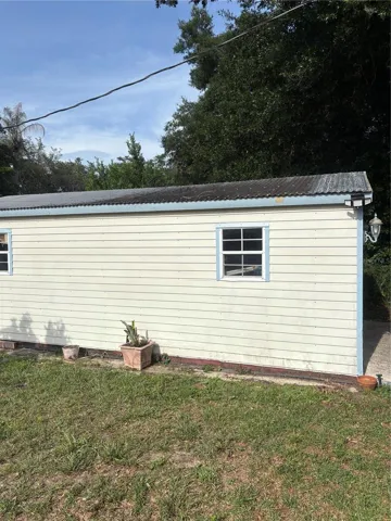 separate storage or Garage
