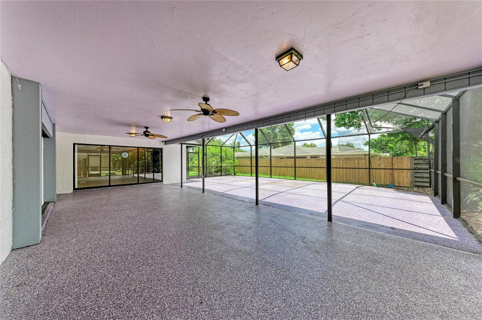 oversized lanai