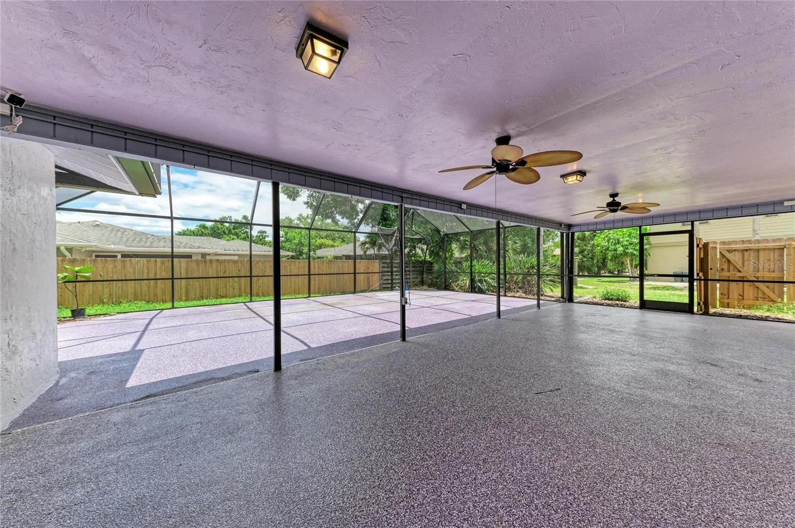 oversized lanai