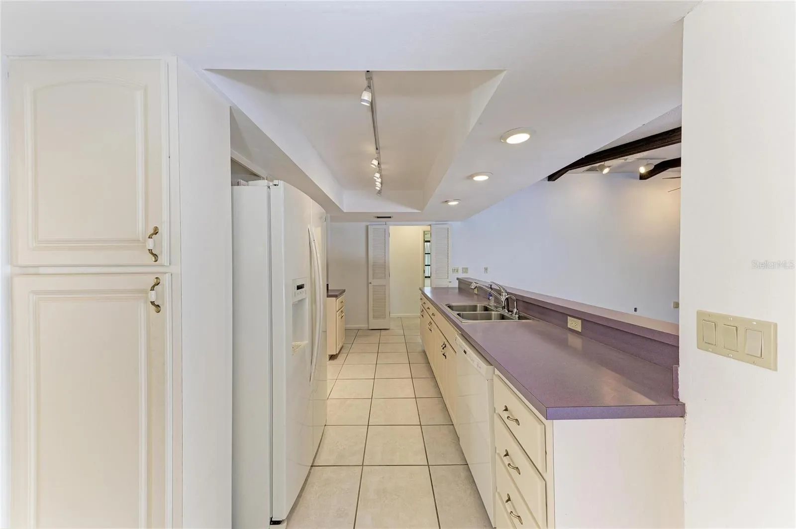 galley kitchen
