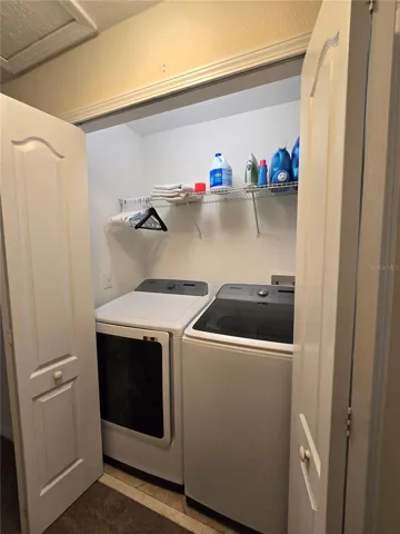 LAUNDRY CLOSET 2LVLINCLUDED