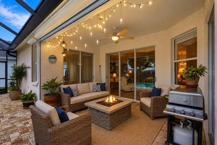 Virtually staged lanai