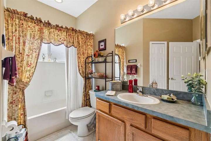 Second bath with linen closet