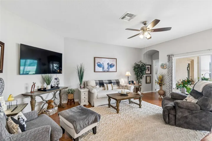 Spacious great room