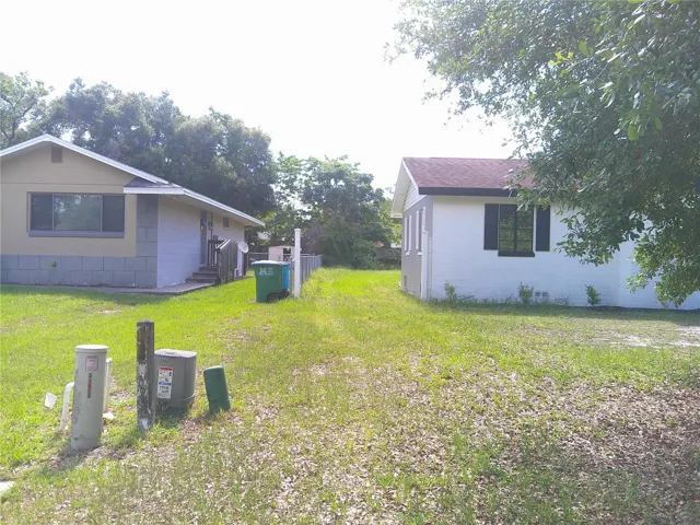 View East along 14' Easement from Ridgewood Avenue