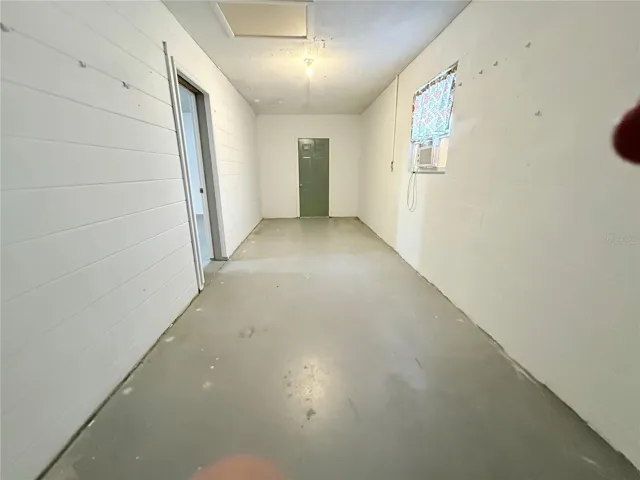 Bonus room 9'x25' private entrance