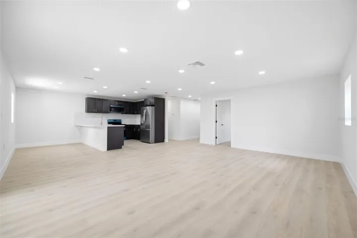 Living/Breakfast Nook/Kitchen
