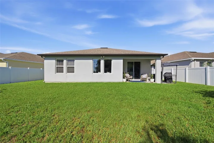 Oversized Fenced Yard