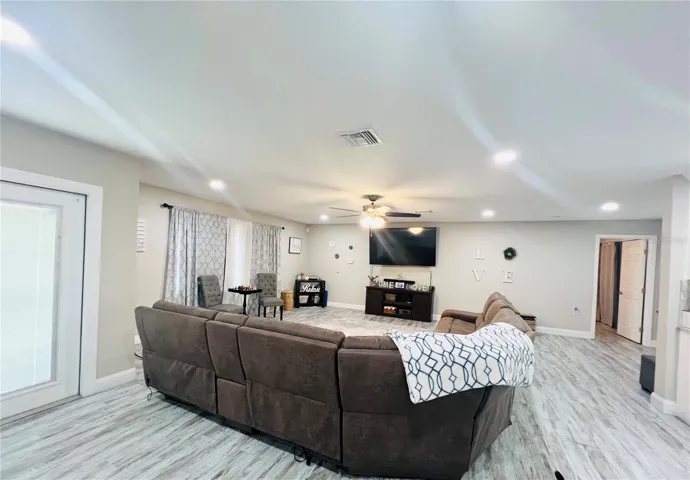 LIVING AREA AND ENTRANCE
