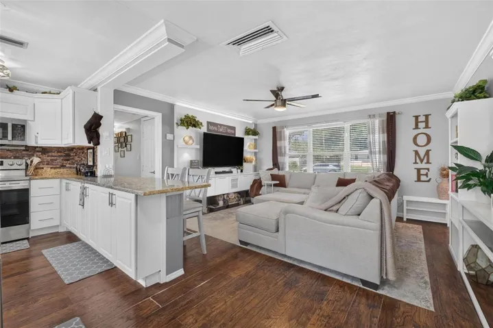 Kitchen/Living Room