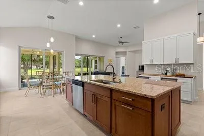 Island with Dishwasher and built in Trash/Recycle bins...