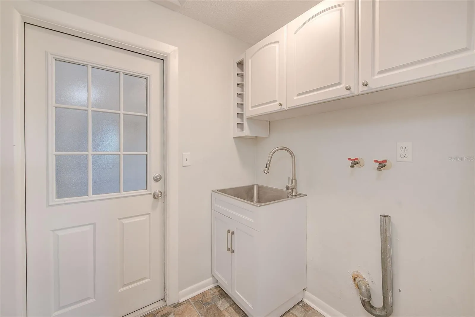 Laundry Room with plenty of storage