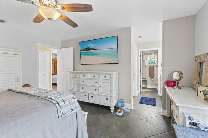 Primary suite