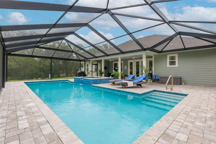 Picture Window Screened in Pool/Spa