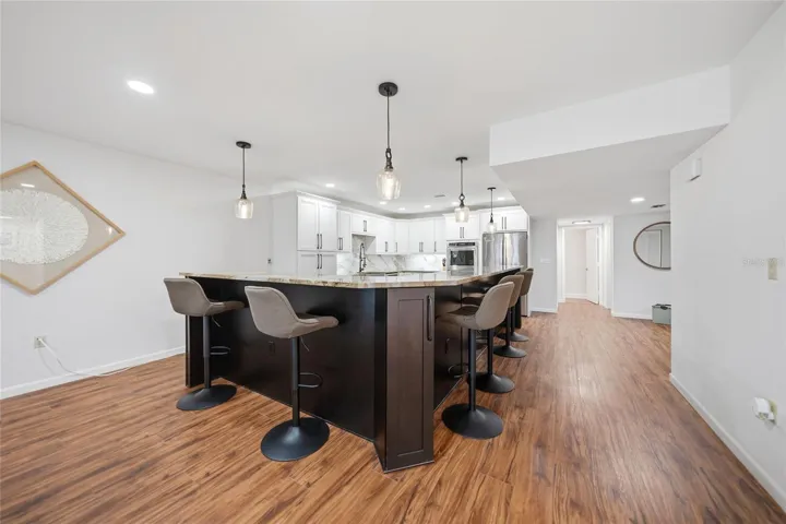 HUGE COUNTER AND ISLAND