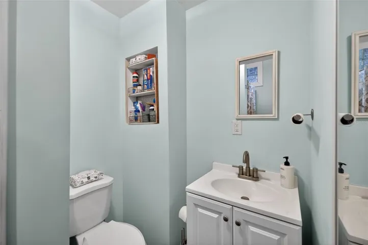 Artist Studio / Garage / Workshop Bathroom