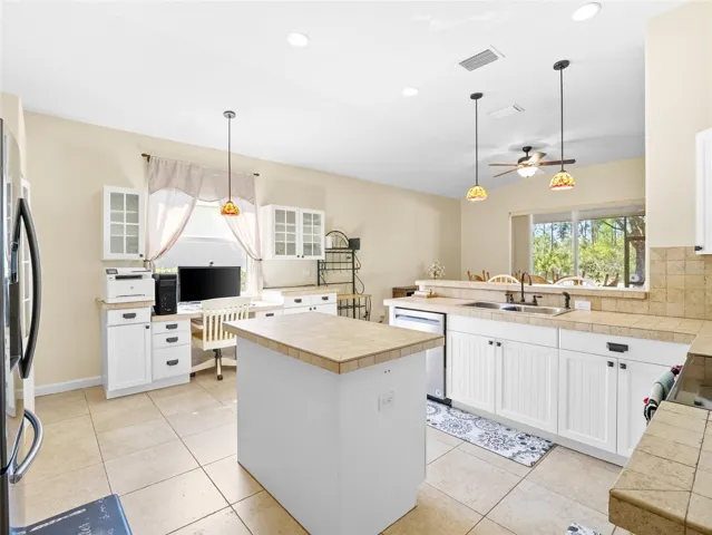 Functional layout ideal for everyday cooking and convenience