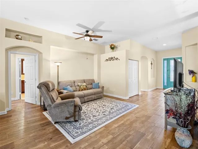 Spacious layout perfect for relaxing and entertainin