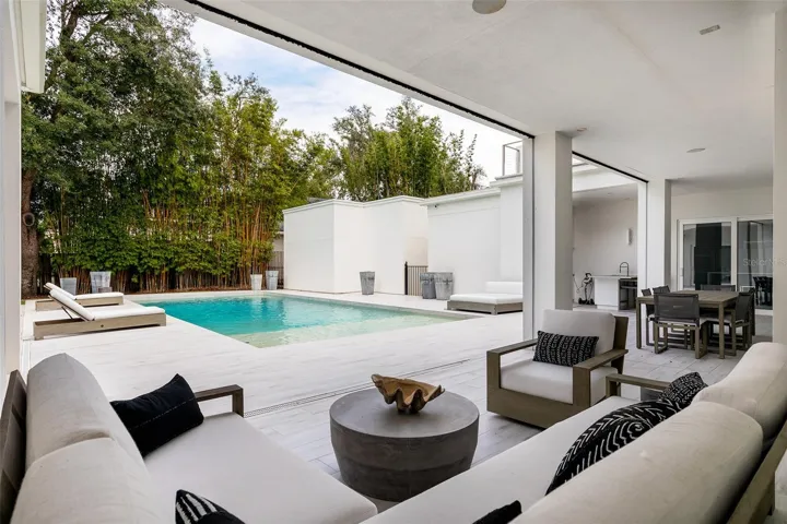 Rear Covered Lanai
