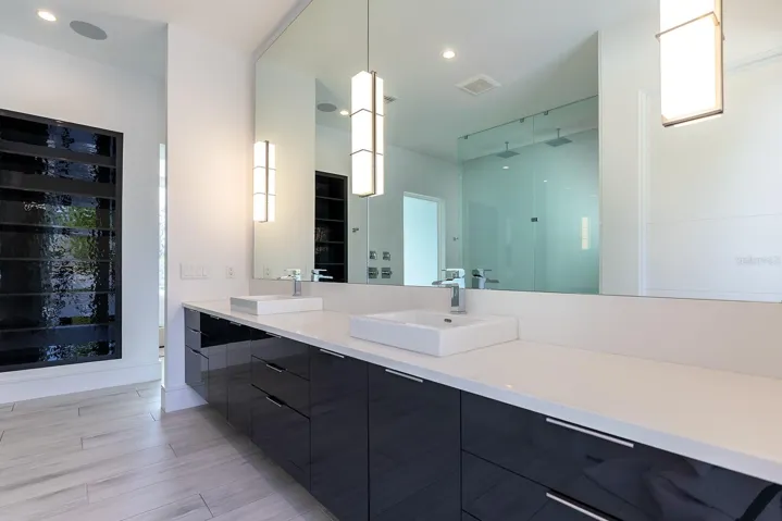 Primary Suite Upstairs - Bathroom